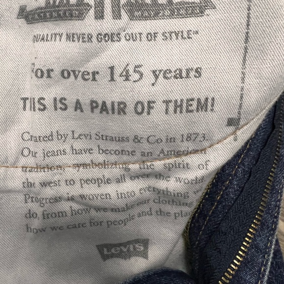Like New Men’s Levi’s Blue Denim Shorts - Picture 7 of 8